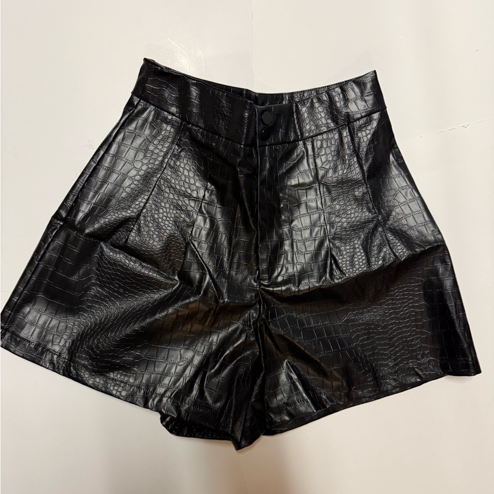 SHEIN Black Croc-Textured High Waist Shorts